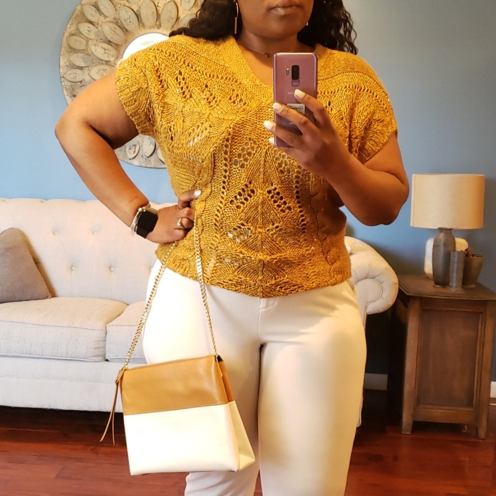 🌠🌟Gianni Bini Gold Sweater